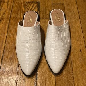 {NWT} Seychelles Mules